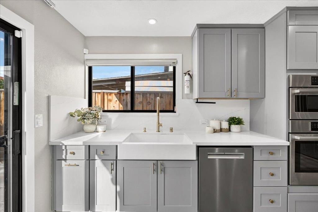 Image 8 of property listing at 2650 Taffy Drive, San Jose, CA 95148