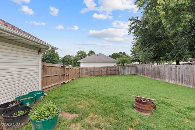 705 S Whippoorwill Drive, Strafford, MO 65757