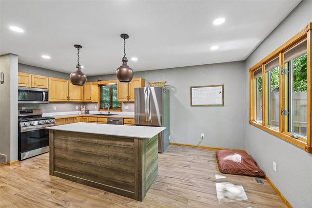 2167 NW 72nd Place, Ankeny, IA 50023
