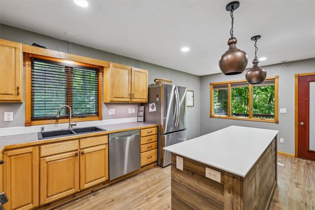 2167 NW 72nd Place, Ankeny, IA 50023
