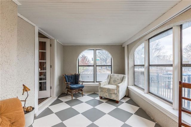 3651 Southwest Trafficway, Kansas City, MO 64111