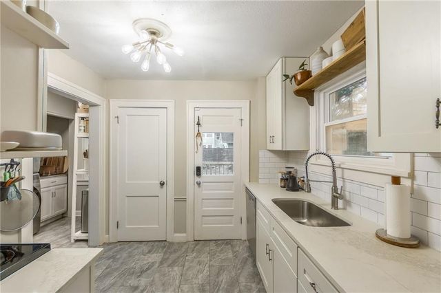 3651 Southwest Trafficway, Kansas City, MO 64111