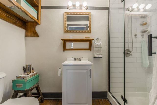 3651 Southwest Trafficway, Kansas City, MO 64111