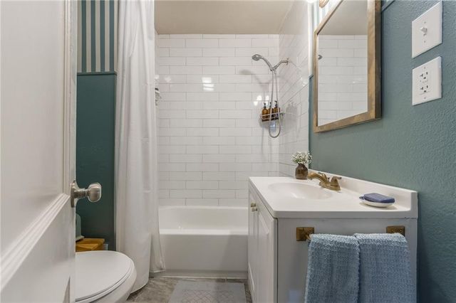 3651 Southwest Trafficway, Kansas City, MO 64111