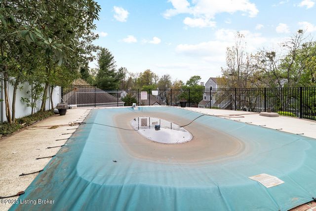 750 Zorn Ave 2, Louisville, KY 40206