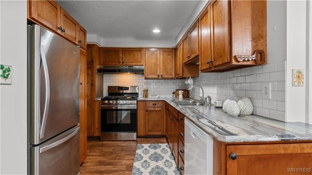 33 Lois Drive, Cheektowaga, NY 14227