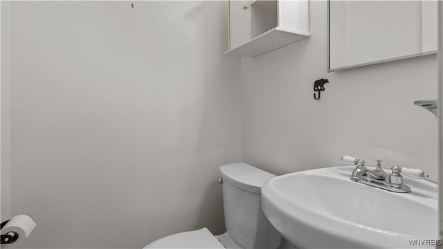 33 Lois Drive, Cheektowaga, NY 14227