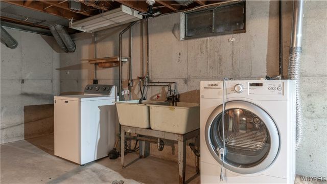 33 Lois Drive, Cheektowaga, NY 14227