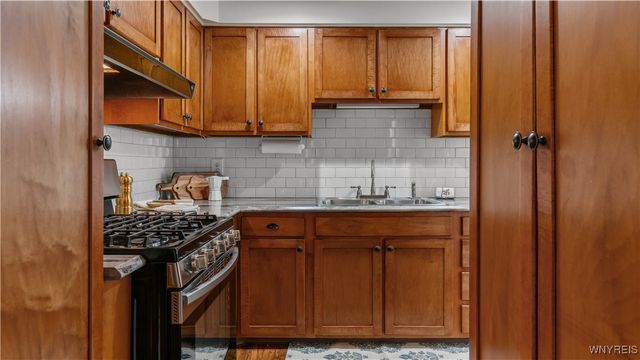 33 Lois Drive, Cheektowaga, NY 14227