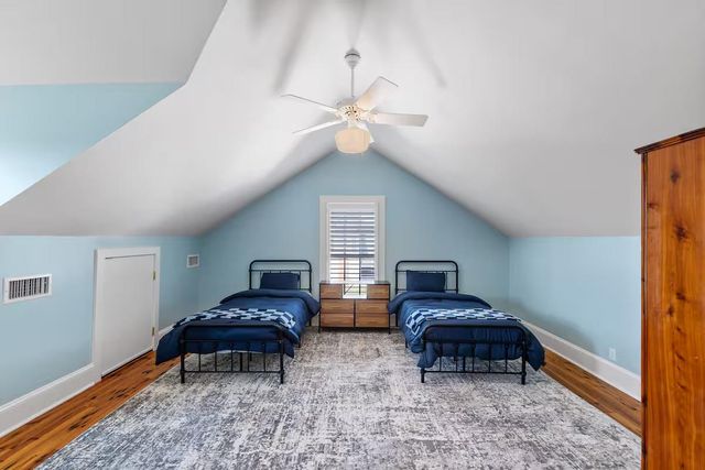 811 E Hempstead ST, Giddings, TX 78942