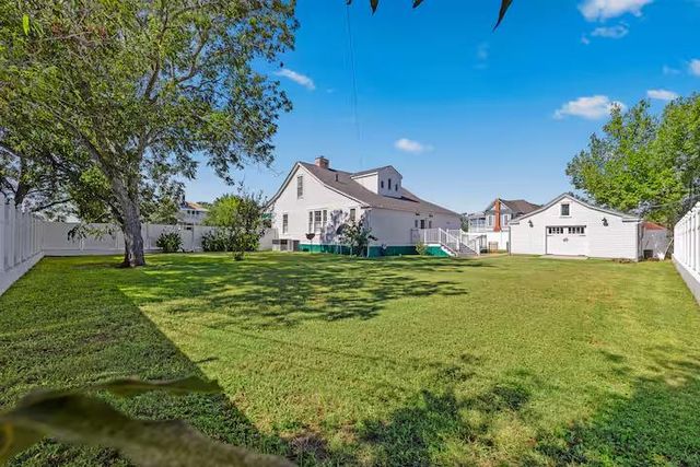 811 E Hempstead ST, Giddings, TX 78942