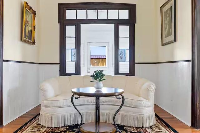 811 E Hempstead ST, Giddings, TX 78942