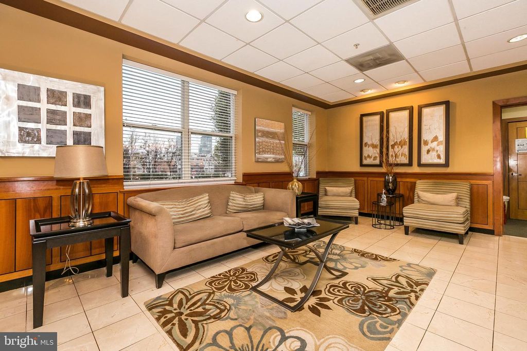 Image 2 of property listing at 23 PIERSIDE DR #130, Baltimore, MD 21230