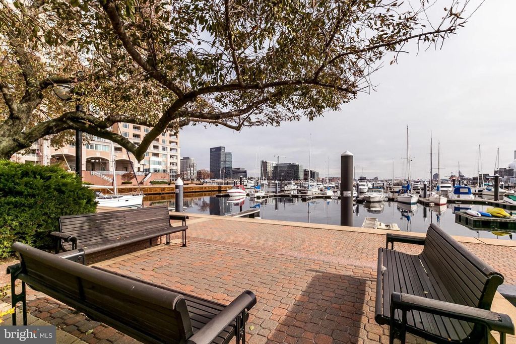 Image 22 of property listing at 23 PIERSIDE DR #130, Baltimore, MD 21230