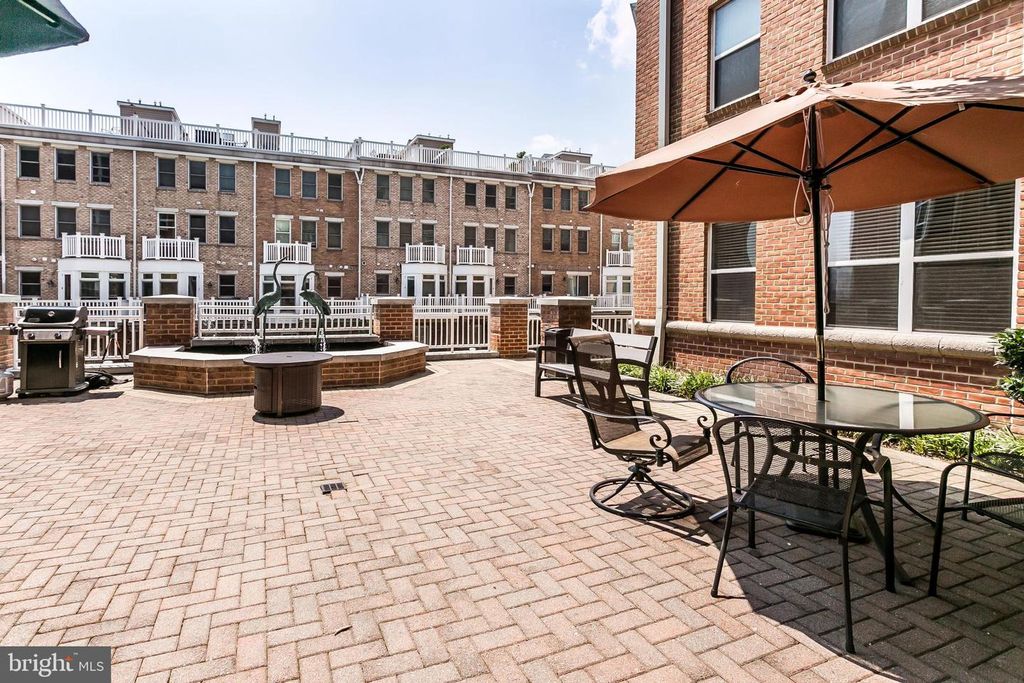 Image 8 of property listing at 23 PIERSIDE DR #130, Baltimore, MD 21230