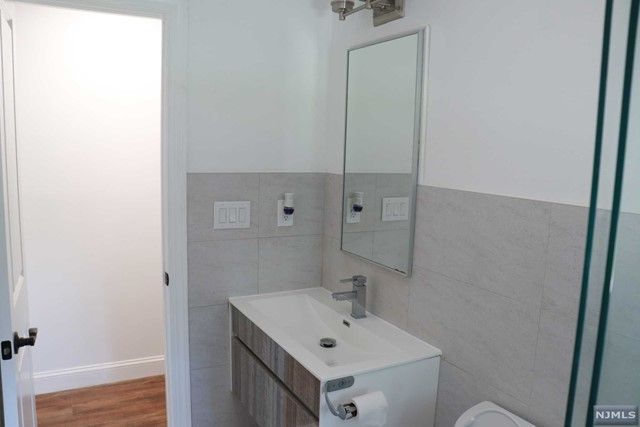 196 White Avenue, Old Tappan, NJ 07675