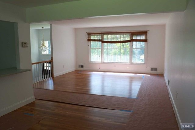 196 White Avenue, Old Tappan, NJ 07675