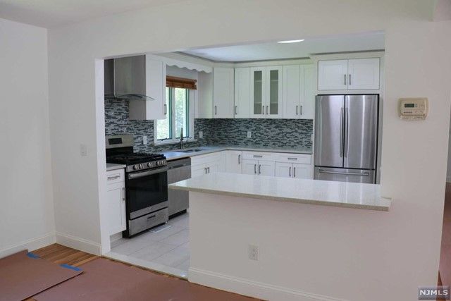196 White Avenue, Old Tappan, NJ 07675