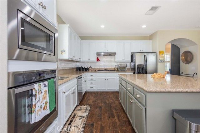 35385 Summerholly Lane, Murrieta, CA 92563