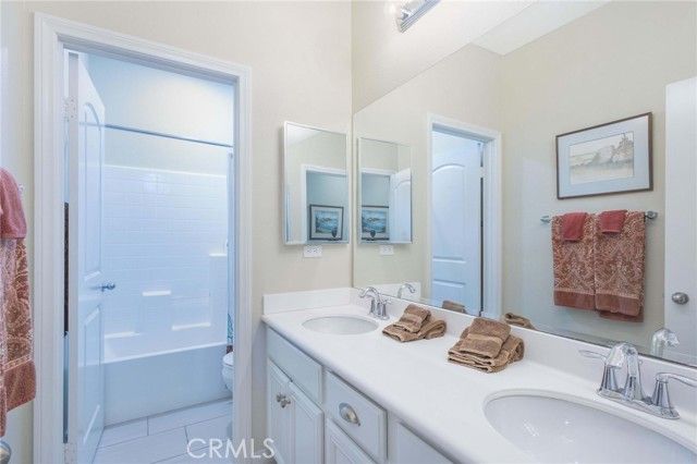 35385 Summerholly Lane, Murrieta, CA 92563