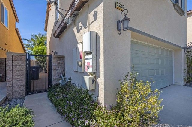 35385 Summerholly Lane, Murrieta, CA 92563