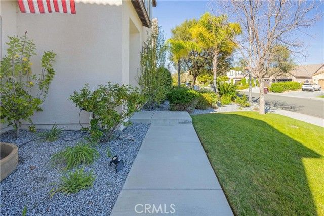 35385 Summerholly Lane, Murrieta, CA 92563