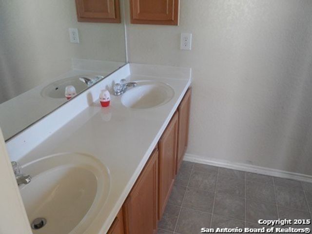 6630 HARTNET FIELDS, Converse, TX 78109