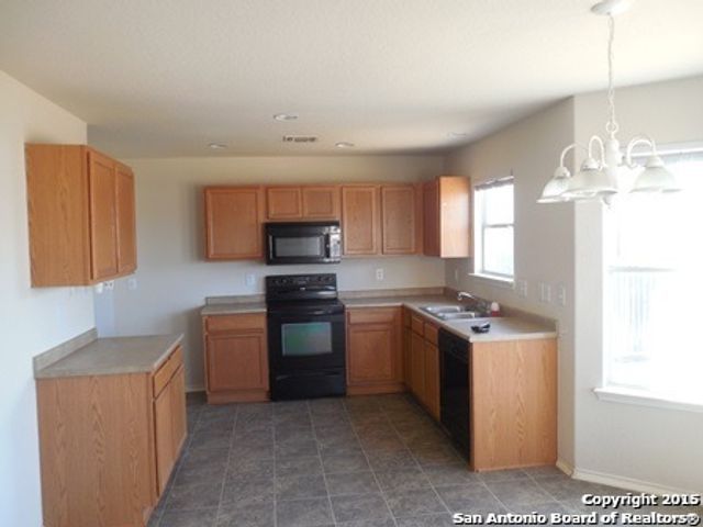 6630 HARTNET FIELDS, Converse, TX 78109