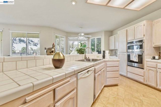 2595 Cherry Hills Dr, Discovery Bay, CA 94505