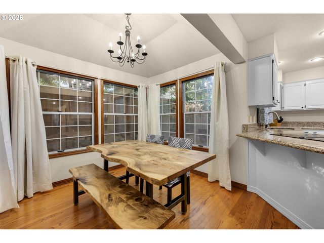 17973 SAINT CLAIR Dr, Lake Oswego, OR 97034