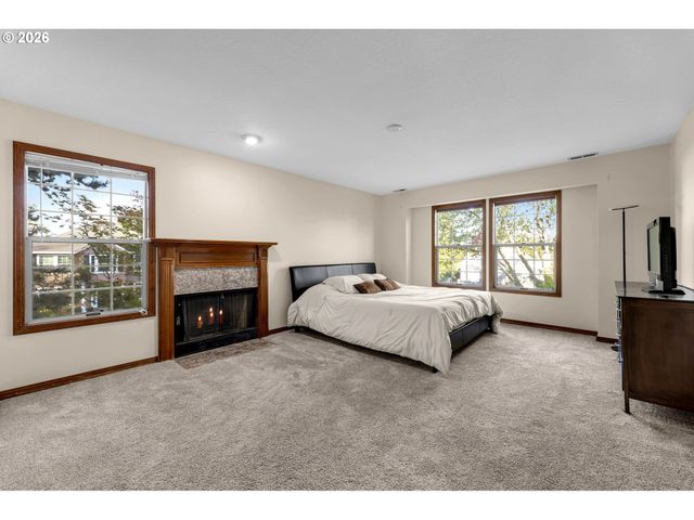17973 SAINT CLAIR Dr, Lake Oswego, OR 97034