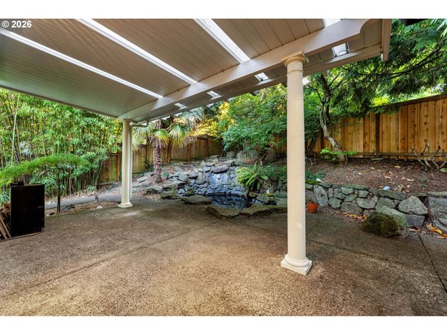 17973 SAINT CLAIR Dr, Lake Oswego, OR 97034