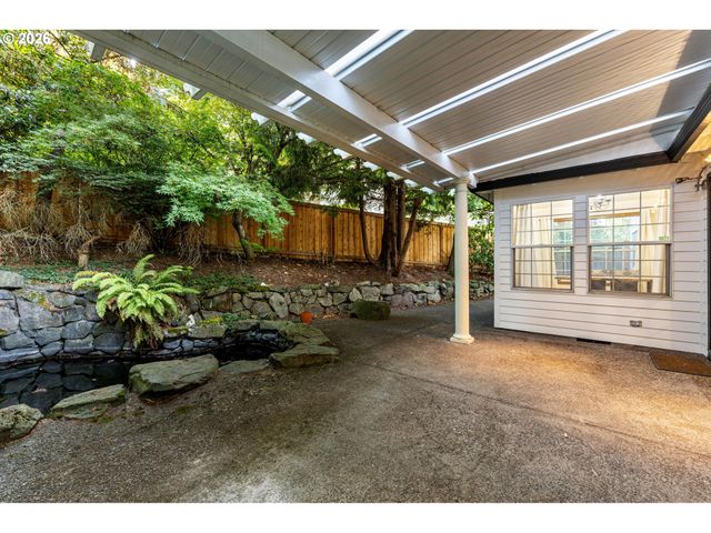 17973 SAINT CLAIR Dr, Lake Oswego, OR 97034