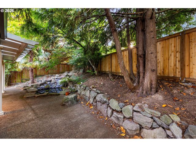 17973 SAINT CLAIR Dr, Lake Oswego, OR 97034
