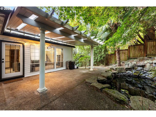 17973 SAINT CLAIR Dr, Lake Oswego, OR 97034