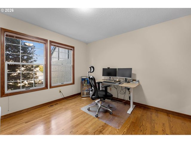 17973 SAINT CLAIR Dr, Lake Oswego, OR 97034