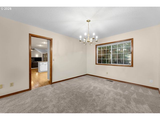 17973 SAINT CLAIR Dr, Lake Oswego, OR 97034