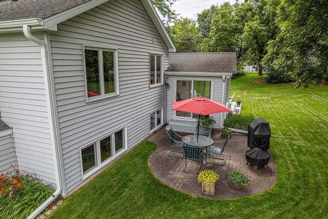 7549 W Village Crest Drive, Madison, WI 53719