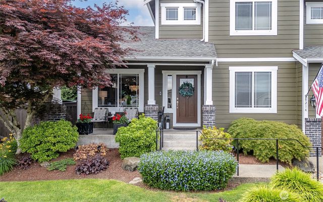 8214 70th Avenue Ct E, Puyallup, WA 98371