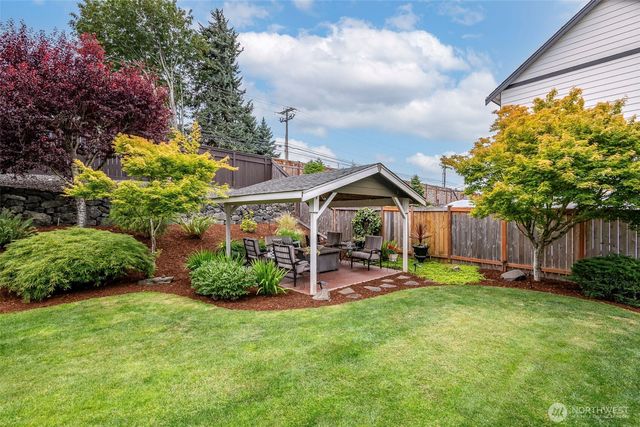 8214 70th Avenue Ct E, Puyallup, WA 98371