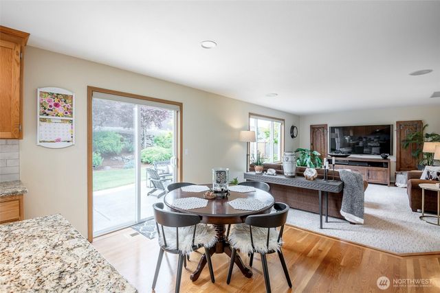 8214 70th Avenue Ct E, Puyallup, WA 98371