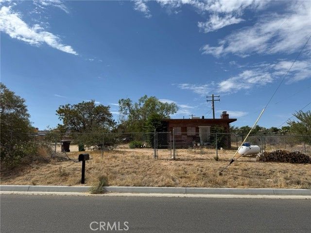 7344 Palm Avenue, Yucca Valley, CA 92284