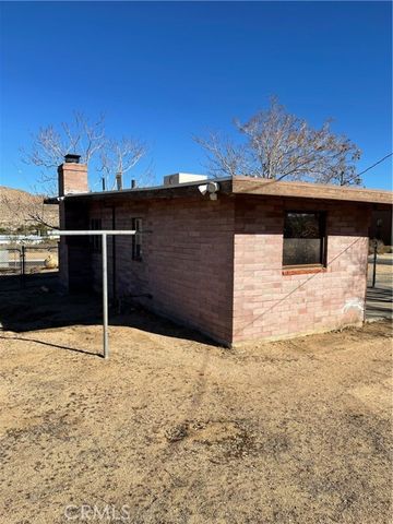 7344 Palm Avenue, Yucca Valley, CA 92284
