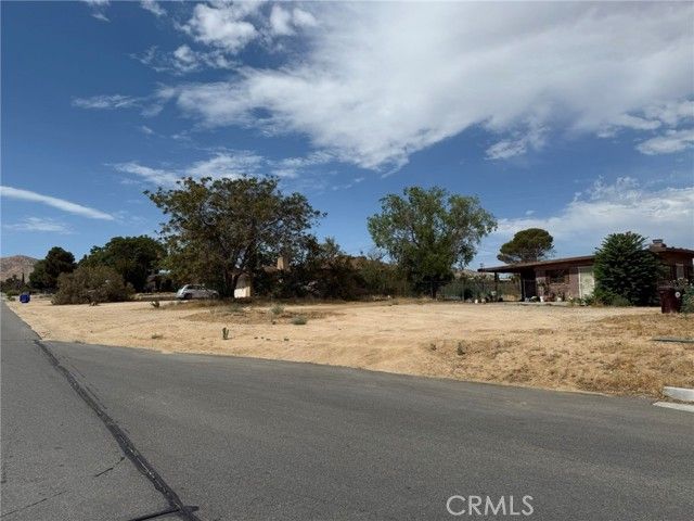 7344 Palm Avenue, Yucca Valley, CA 92284