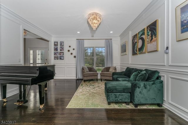 722 County Road 579, Raritan Twp., NJ 08822