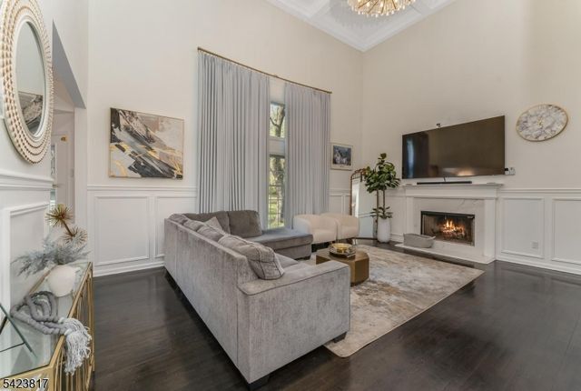 722 County Road 579, Raritan Twp., NJ 08822