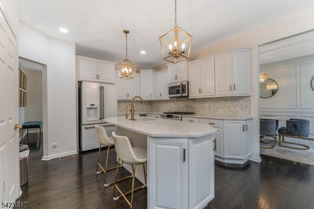722 County Road 579, Raritan Twp., NJ 08822