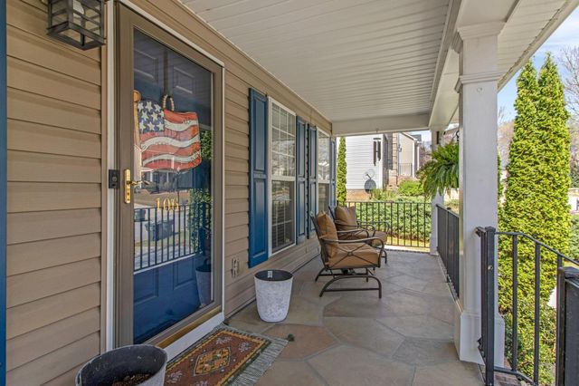 106 Waters Reach Lane, Simpsonville, SC 29681