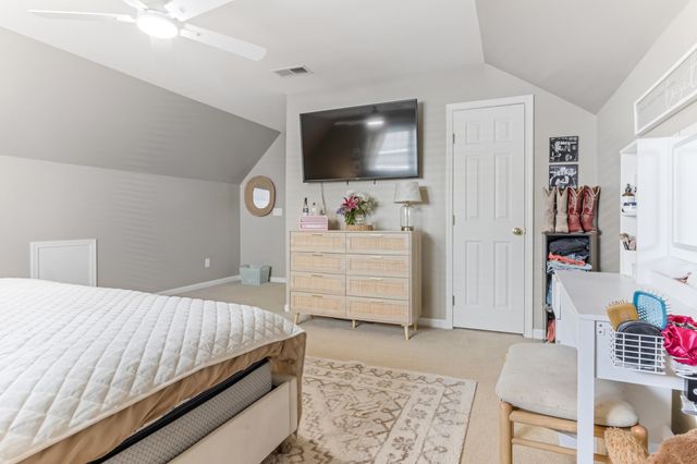 106 Waters Reach Lane, Simpsonville, SC 29681