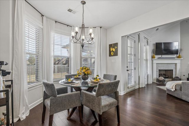 9758 WOODLAND SLOPE DR, Cordova, TN 38018